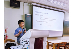 江謝逸帆生資工程師台上講解