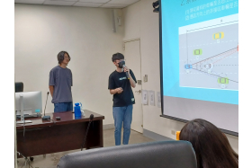使用毫米波通訊的車載網路數據廣播之傳播路徑之研究」專題作品研究深度比肩研究所程度，對於推動網路技術發展有優秀的實用性，拿下專題競賽第一名殊榮