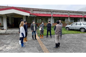 低海拔試驗站主任親自為學生導覽環境