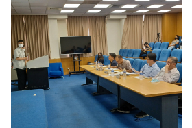資訊專題成果競賽分為初賽、決賽兩次進行，初賽為資工系教師擔任評審、決賽為校內外學者及業界專家擔任評審，評分項目包含創新性、技術性 、系統完整性、展示與口頭報告