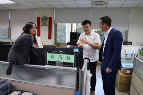 教發中心陳任之主任偕同外賓參訪教發中心