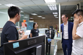 教發中心陳任之主任偕同外賓參訪教發中心
